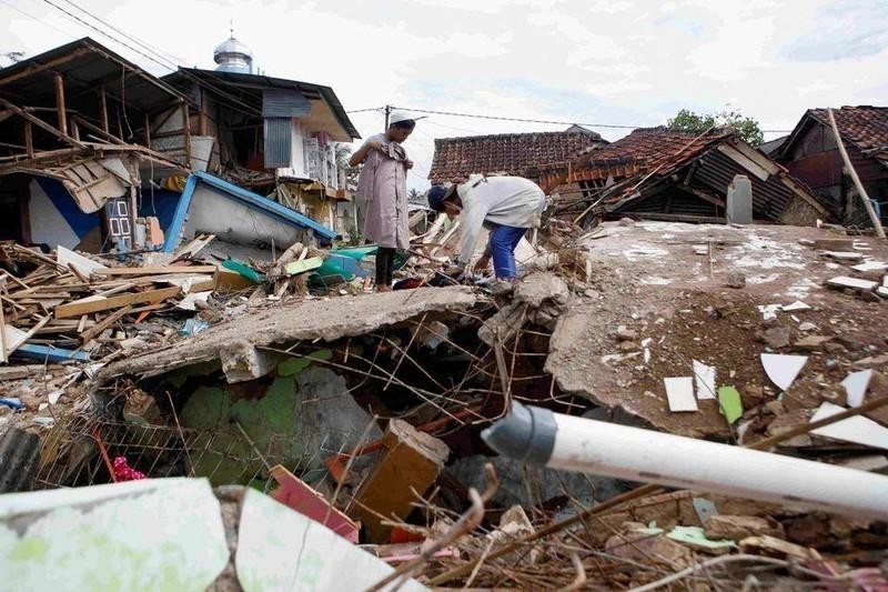 Động đất làm rung chuyển miền trung Indonesia